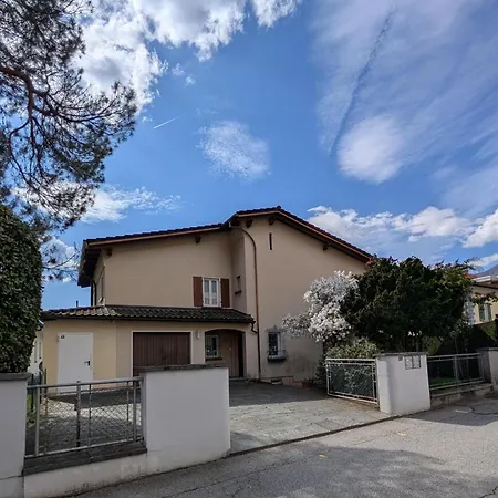 Locarno, Casa Pioda - Nahe Zentrum, Mit Balkon Und Parkplatz לוקרנו