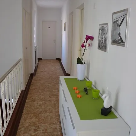 Locarno, Casa Pioda - Nahe Zentrum, Mit Balkon Und Parkplatz Λοκάρνο